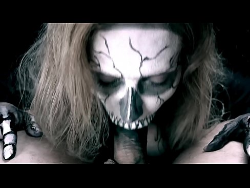 ❤️ Vajzë demonike që thith karin me gojën e saj të zezë dhe gëlltit sperma. Porno tek ne sq.tubesexer-com.ru ❤